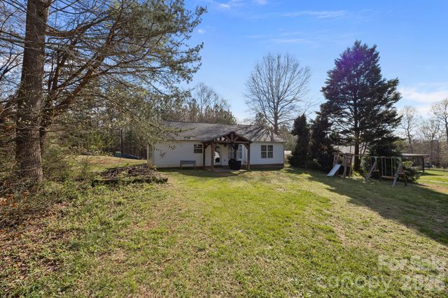 107 Panther Creek Road E, Troutman, NC 28166