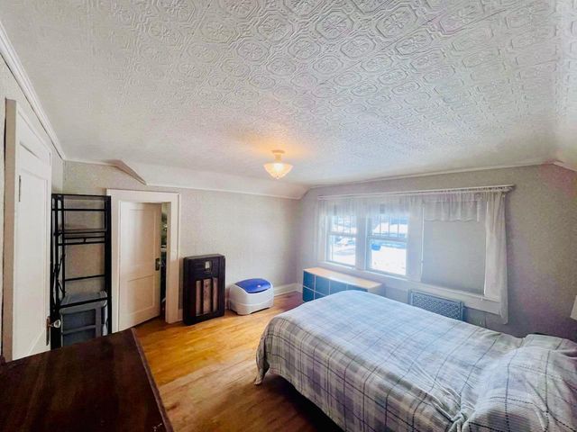 W624 DIVISION STREET, Menominee, MI 49887