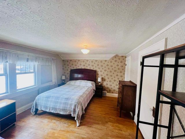 W624 DIVISION STREET, Menominee, MI 49887