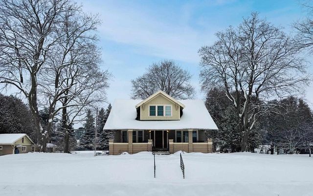 W624 DIVISION STREET, Menominee, MI 49887