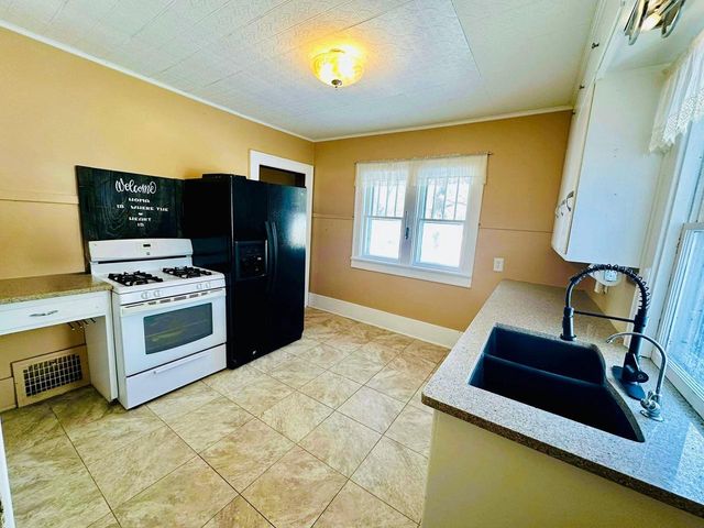 W624 DIVISION STREET, Menominee, MI 49887