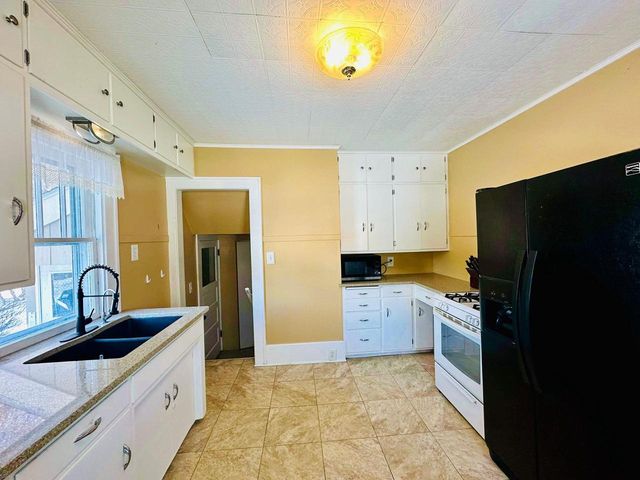 W624 DIVISION STREET, Menominee, MI 49887