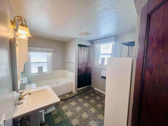 W624 DIVISION STREET, Menominee, MI 49887