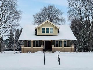 W624 DIVISION STREET, Menominee, MI 49887
