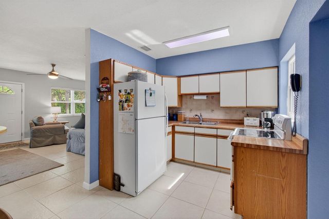 254 NE 22nd Street, Delray Beach, FL 33444