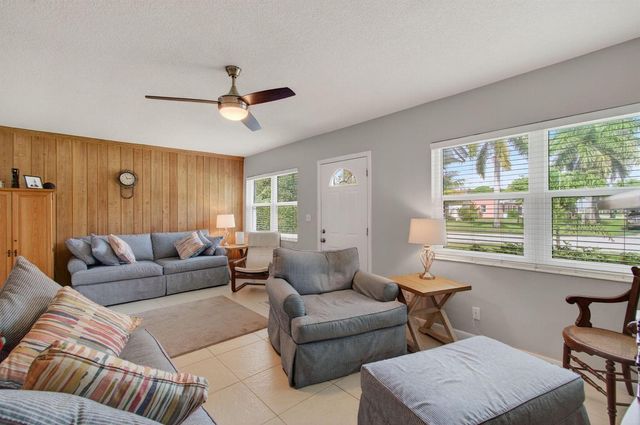 254 NE 22nd Street, Delray Beach, FL 33444
