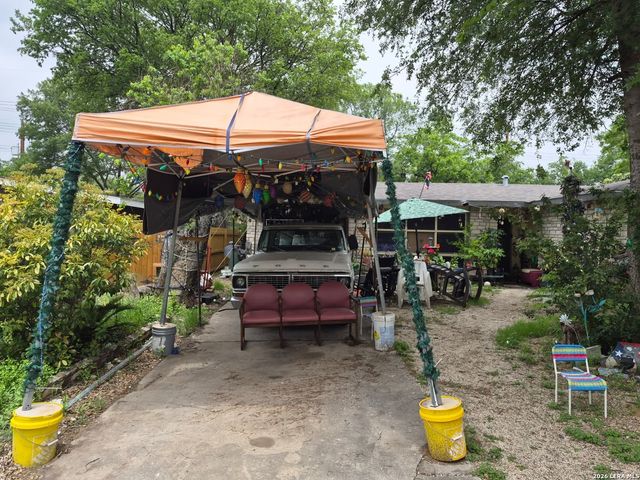 807 Weizmann St, San Antonio, TX 78213