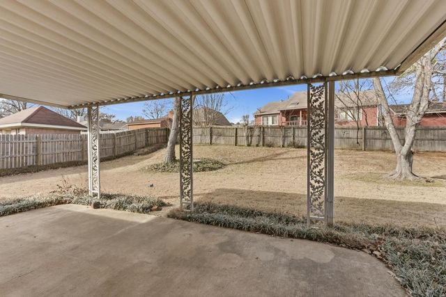 828 SNOW PINE DR, Southaven, MS 38671