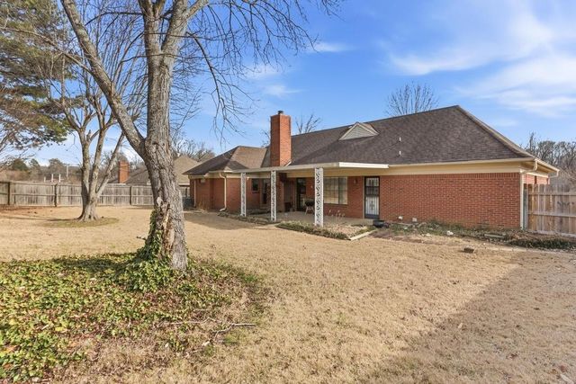 828 SNOW PINE DR, Southaven, MS 38671