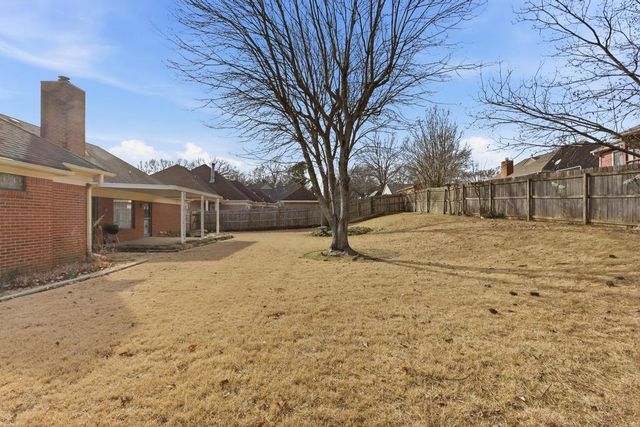 828 SNOW PINE DR, Southaven, MS 38671