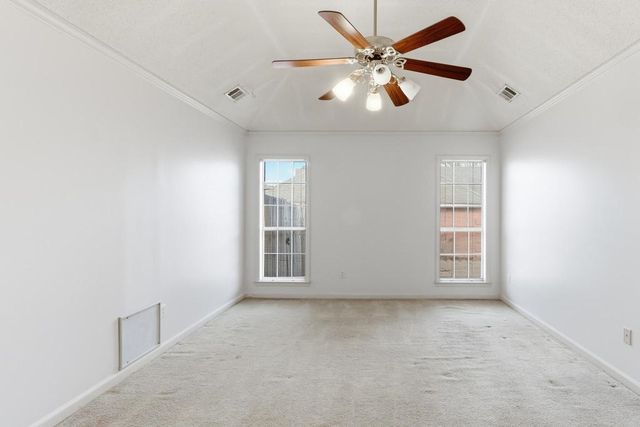 828 SNOW PINE DR, Southaven, MS 38671