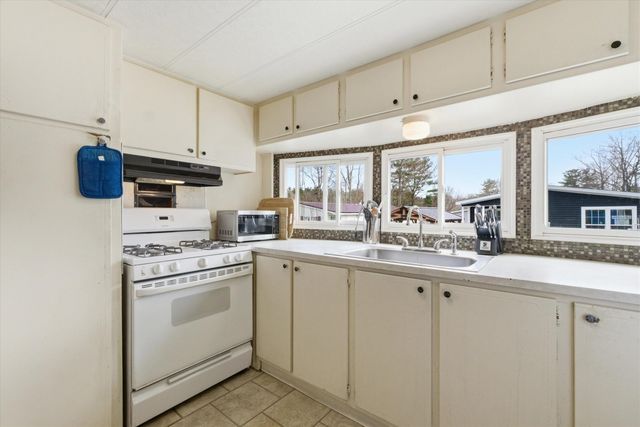 519 Canterbury Drive, Exeter, NH 03833