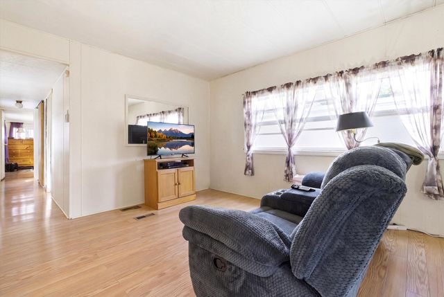 519 Canterbury Drive, Exeter, NH 03833