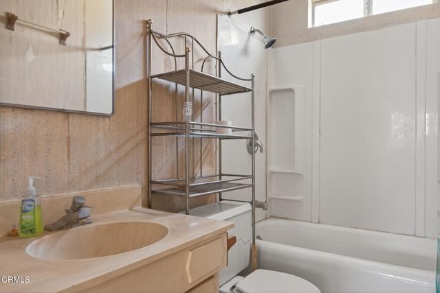 216 E Lewis Street, Ventura, CA 93001