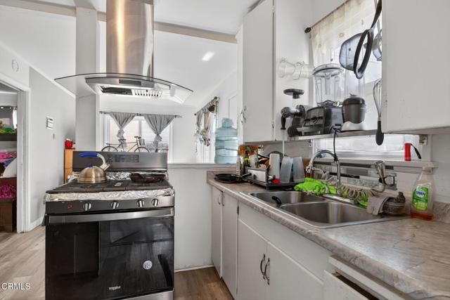 216 E Lewis Street, Ventura, CA 93001