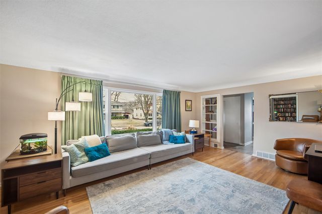 3121 44th Street, Des Moines, IA 50310