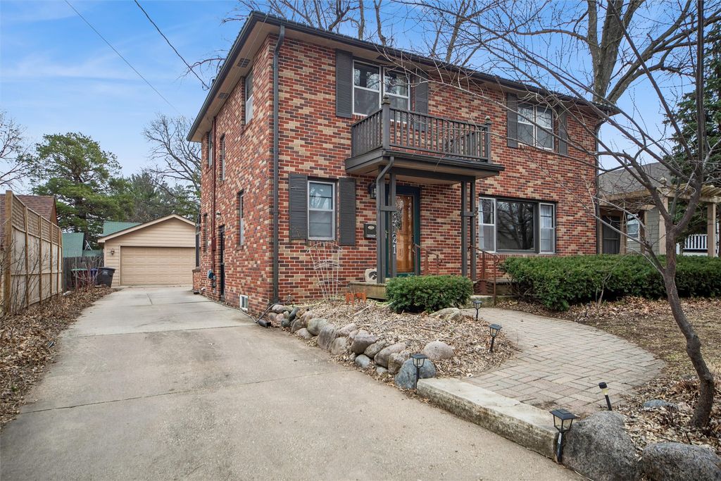 3121 44th Street, Des Moines, IA 50310