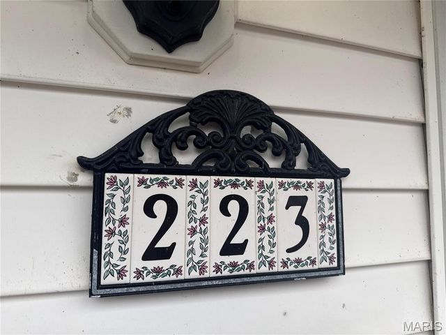 223 Wiegel Drive, Ferguson, MO 63135