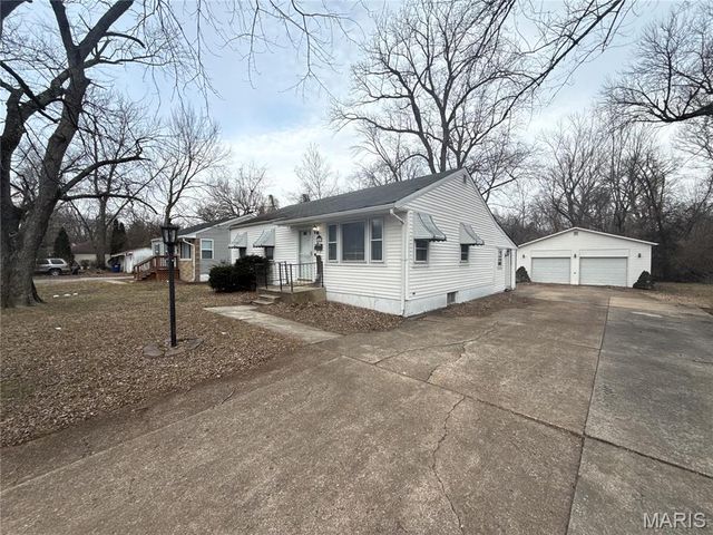 223 Wiegel Drive, Ferguson, MO 63135