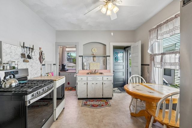174 Beach St, Quincy, MA 02170