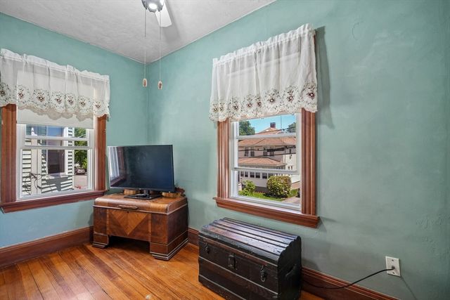 174 Beach St, Quincy, MA 02170