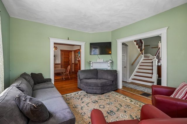 174 Beach St, Quincy, MA 02170