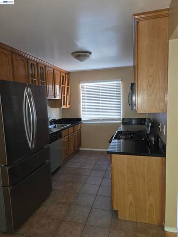 709 Pope Dr, Vallejo, CA 94591