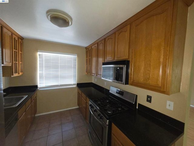 709 Pope Dr, Vallejo, CA 94591