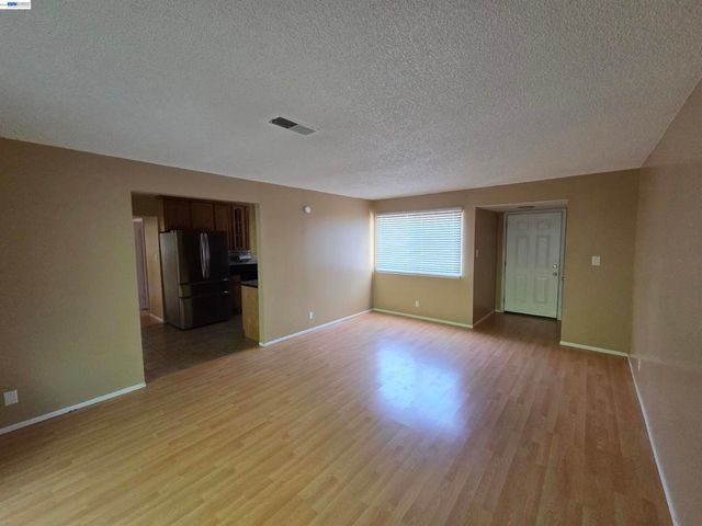 709 Pope Dr, Vallejo, CA 94591