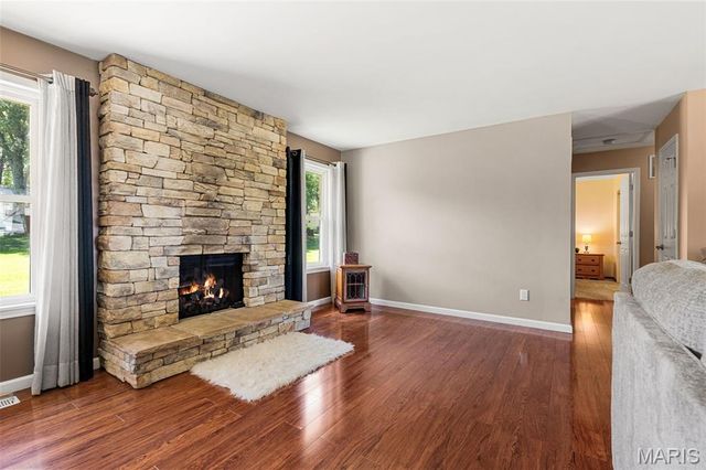 5863 Stonehorse Court, St Louis, MO 63129