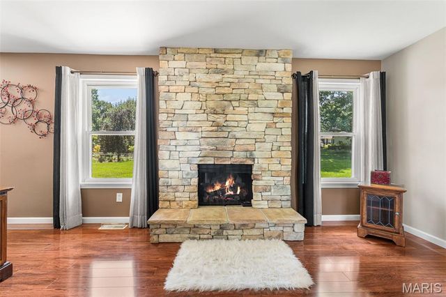 5863 Stonehorse Court, St Louis, MO 63129