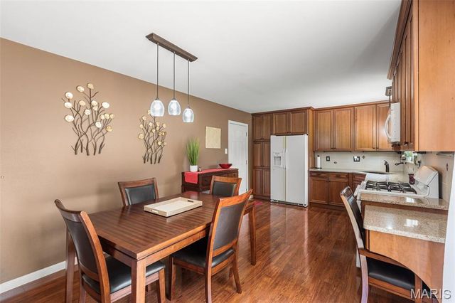 5863 Stonehorse Court, St Louis, MO 63129