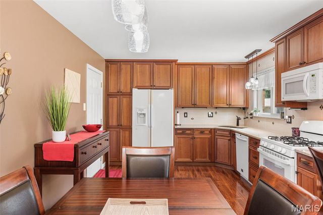 5863 Stonehorse Court, St Louis, MO 63129