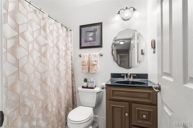 5863 Stonehorse Court, St Louis, MO 63129