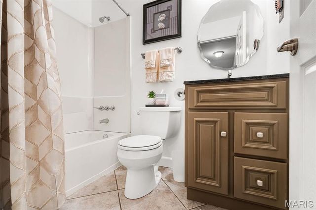 5863 Stonehorse Court, St Louis, MO 63129
