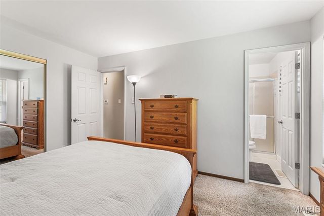 5863 Stonehorse Court, St Louis, MO 63129