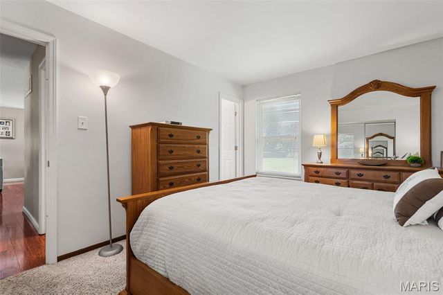 5863 Stonehorse Court, St Louis, MO 63129