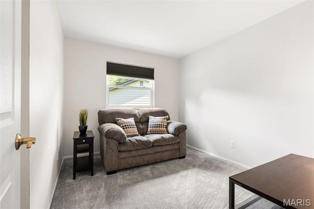 5863 Stonehorse Court, St Louis, MO 63129