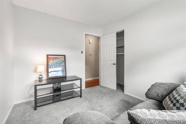 5863 Stonehorse Court, St Louis, MO 63129