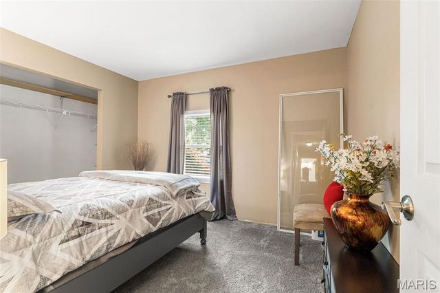 5863 Stonehorse Court, St Louis, MO 63129