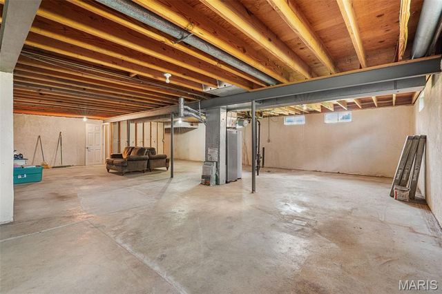 5863 Stonehorse Court, St Louis, MO 63129