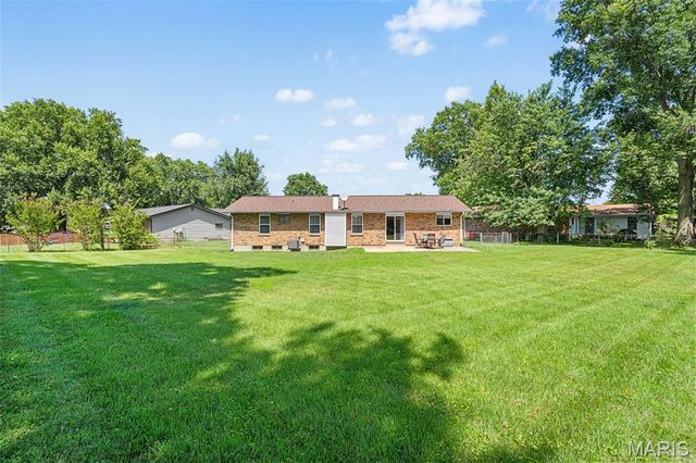 5863 Stonehorse Court, St Louis, MO 63129