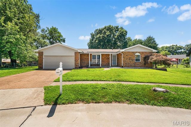 5863 Stonehorse Court, St Louis, MO 63129