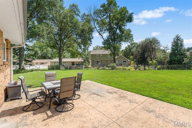 5863 Stonehorse Court, St Louis, MO 63129