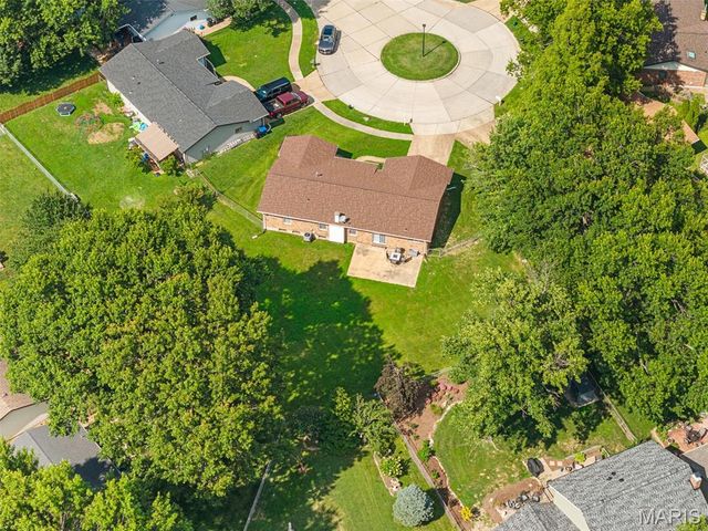 5863 Stonehorse Court, St Louis, MO 63129
