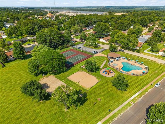 5863 Stonehorse Court, St Louis, MO 63129