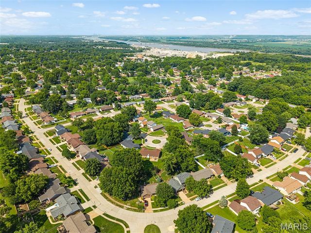 5863 Stonehorse Court, St Louis, MO 63129