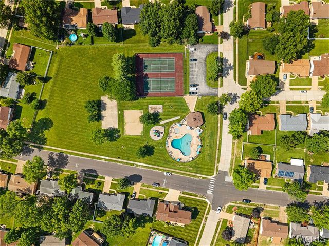 5863 Stonehorse Court, St Louis, MO 63129