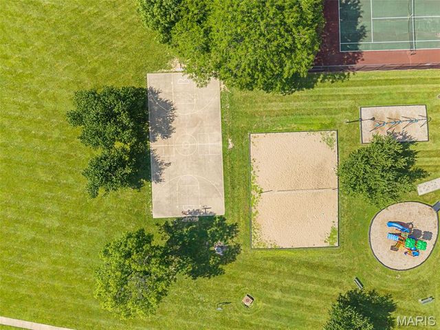 5863 Stonehorse Court, St Louis, MO 63129
