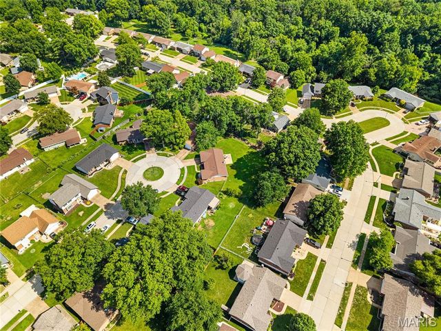 5863 Stonehorse Court, St Louis, MO 63129
